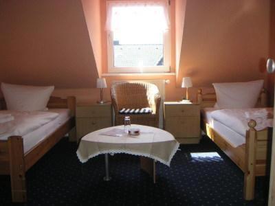 Hotel Am Stern Γκελσενκίρτσεν Δωμάτιο φωτογραφία
